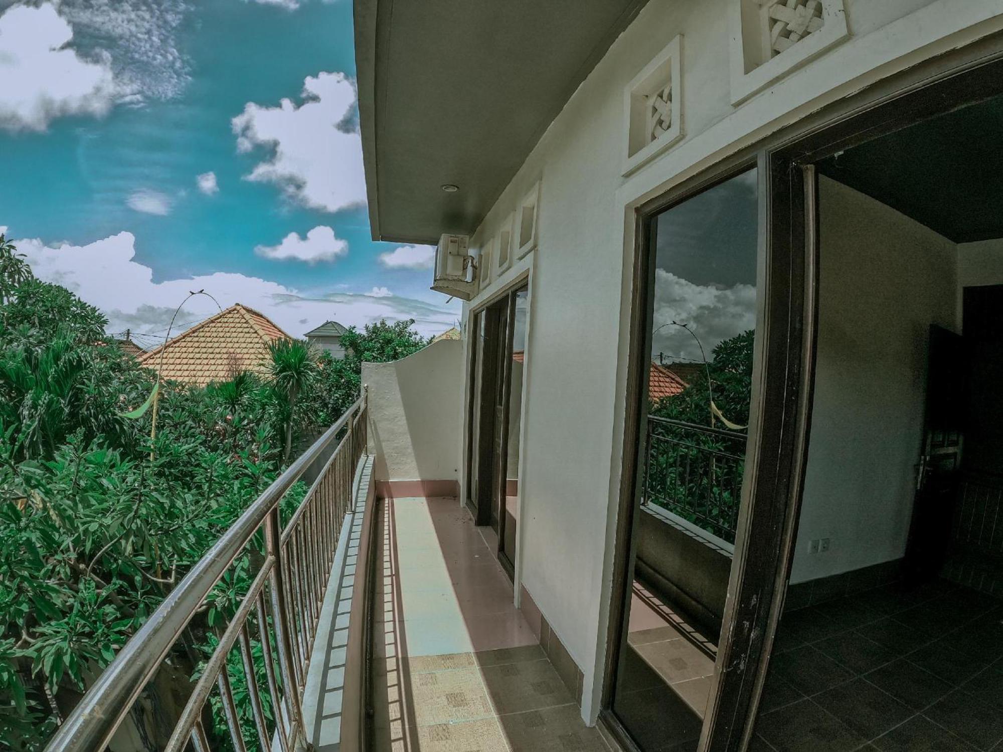 Mama Mega Homestay Pesanggaran Экстерьер фото