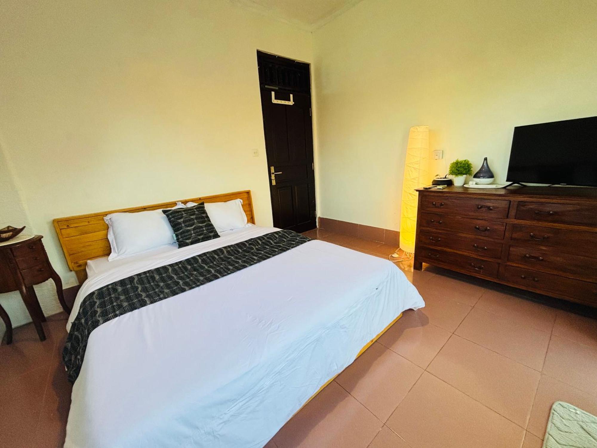 Mama Mega Homestay Pesanggaran Экстерьер фото
